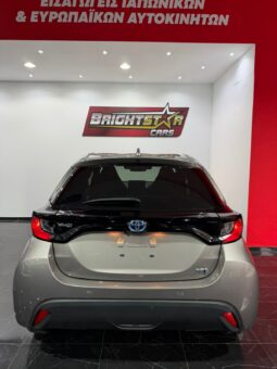 
										2021 TOYOTA YARIS full									