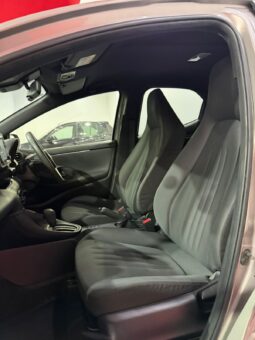 
										2021 TOYOTA YARIS full									