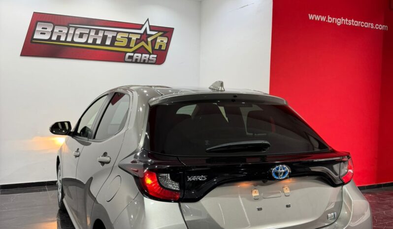 
								2021 TOYOTA YARIS full									