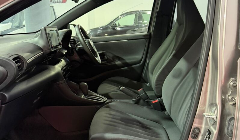 
								2021 TOYOTA YARIS full									