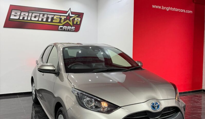 
								2021 TOYOTA YARIS full									