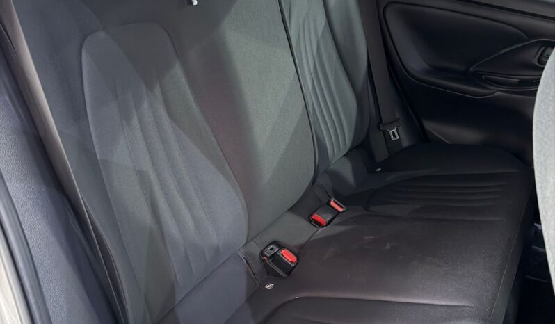 
								2021 TOYOTA YARIS full									