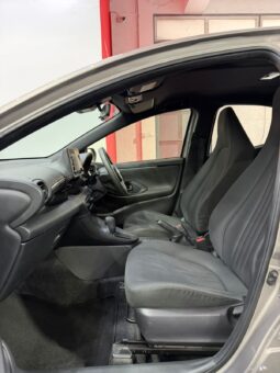 
										2021 TOYOTA YARIS full									