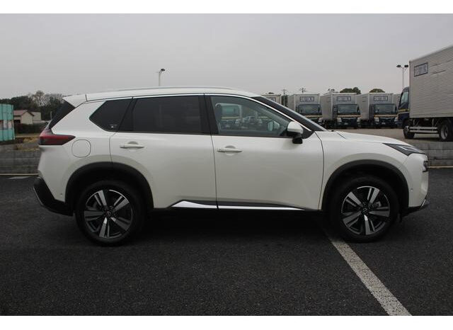 
								Nissan X-Trail 2,0L 2025 full									