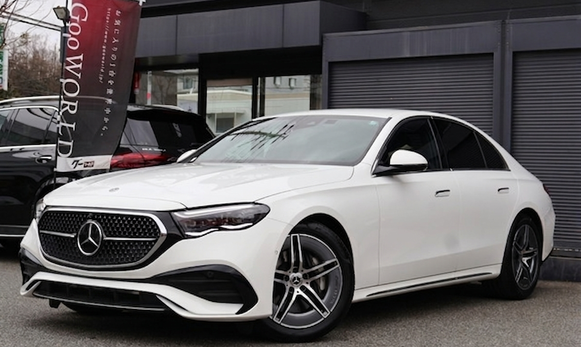 MERCEDES BENZ E CLASS 2024 E220d Avantgarde AMG Line