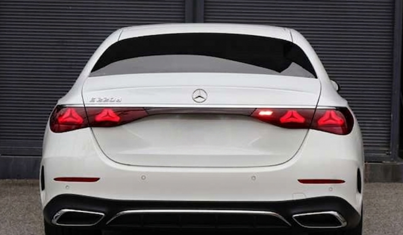 
								MERCEDES BENZ E CLASS 2024 E220d Avantgarde AMG Line full									