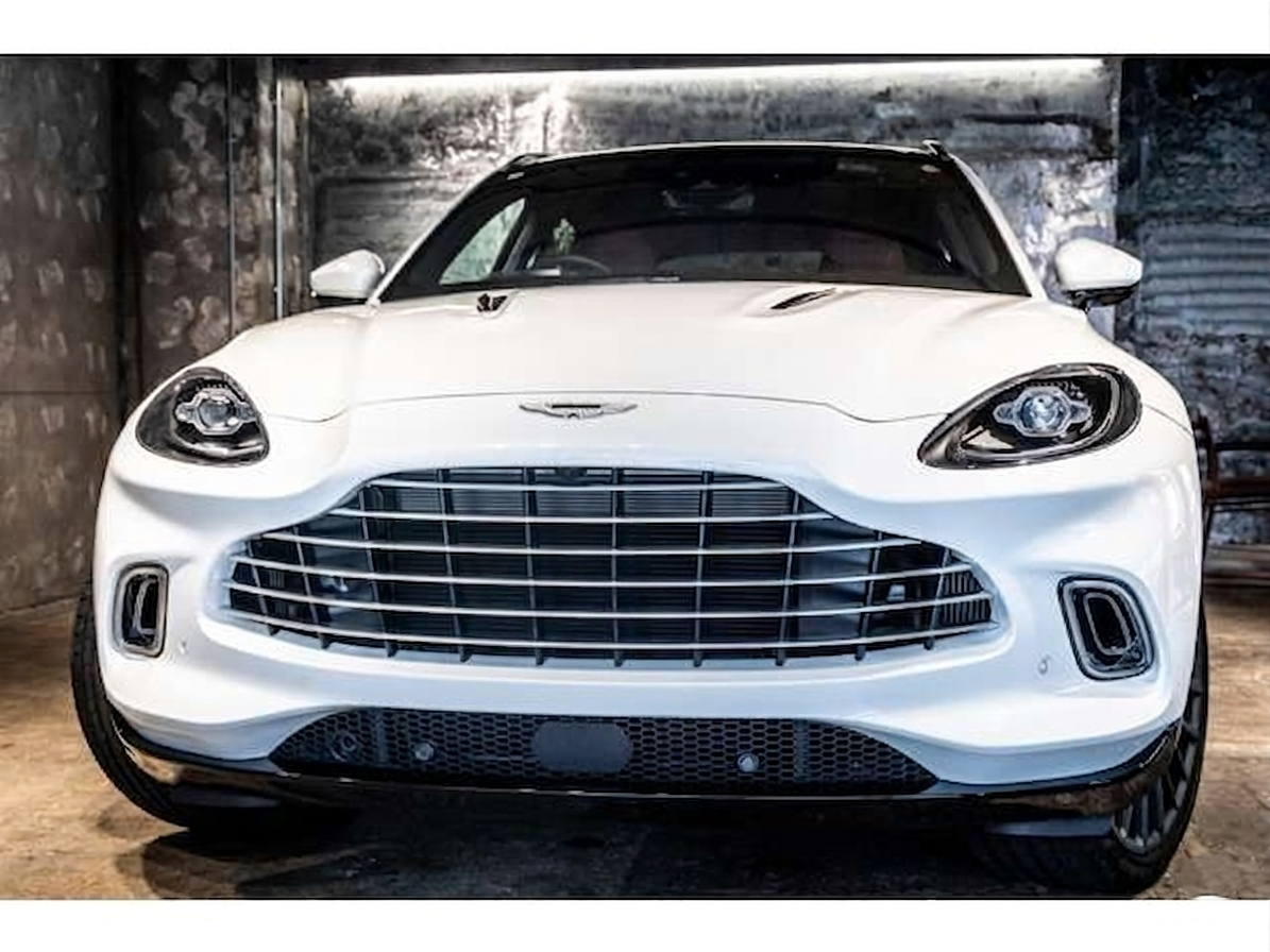 ASTON MARTIN DBX 2023