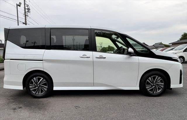 NISSAN SERENA 2023