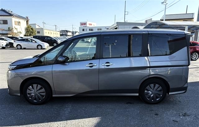NISSAN SERENA 2023