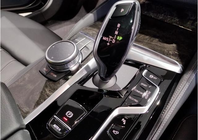 BMW 5 SERIES 2022 523i M Sports