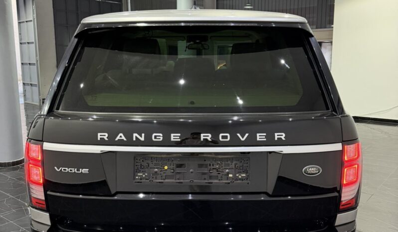 
								2015 Land Rover Range Rover Vogue full									