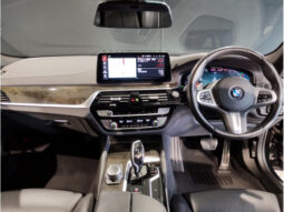 
										BMW 5 SERIES 2022 523i M Sports full									