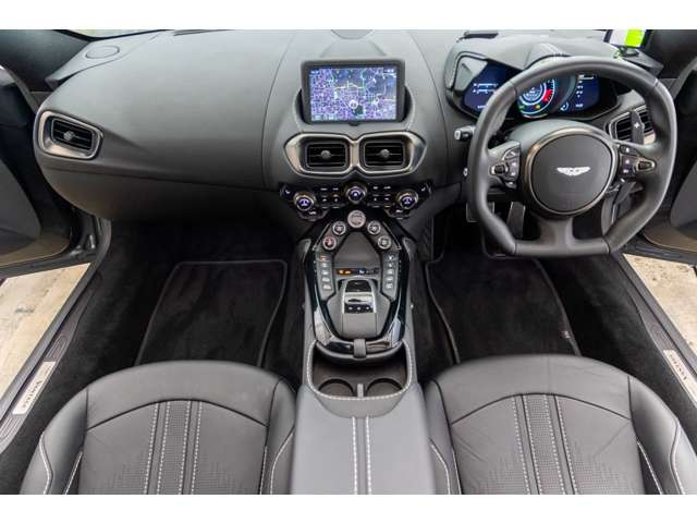 ASTON MARTIN Vantage 2023