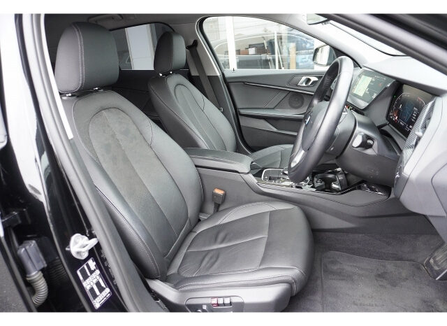 
								2023 BMW 1 SERIES full									