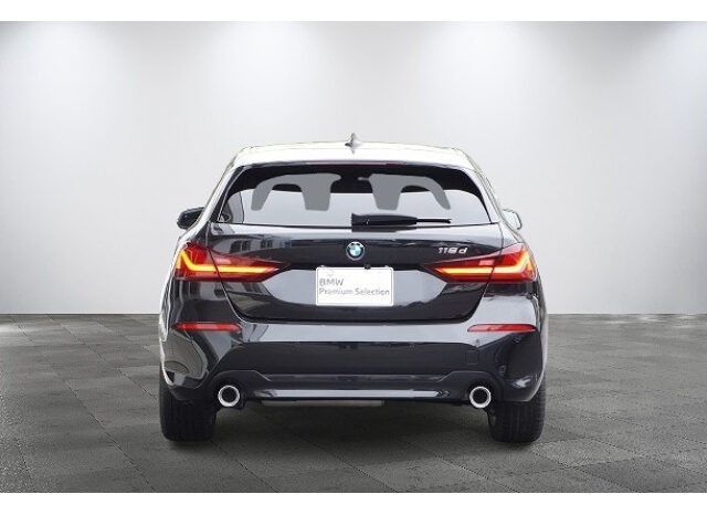 
								2023 BMW 1 SERIES full									