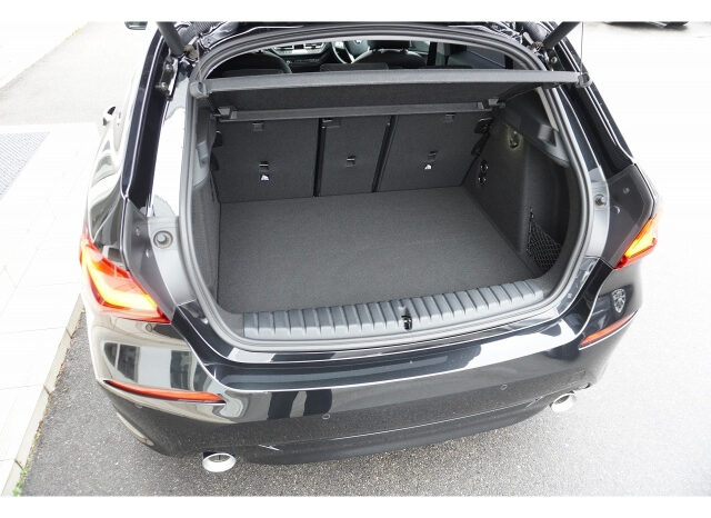 
								2023 BMW 1 SERIES full									