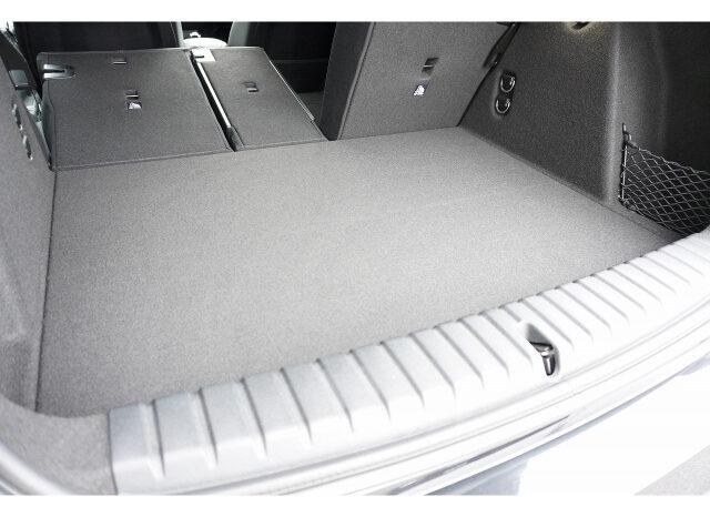 
								2023 BMW 1 SERIES full									