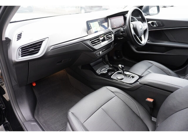 
								2023 BMW 1 SERIES full									