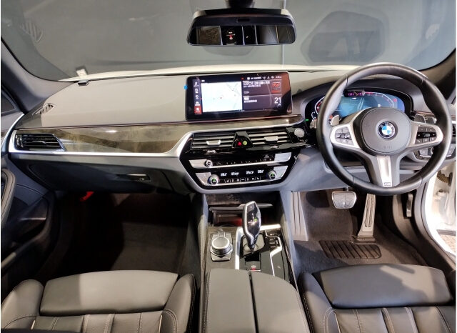 
								2022 BMW 5 SERIES 523i M Sports full									