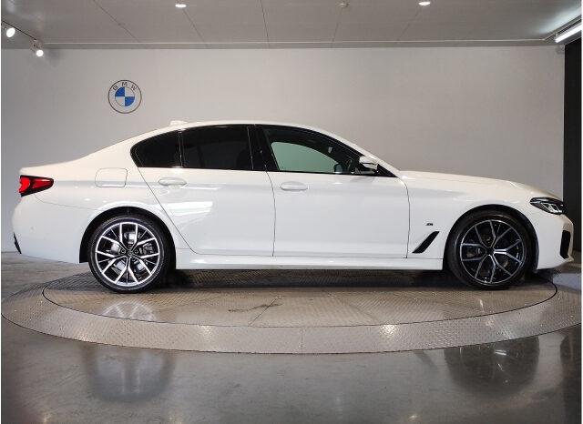 
								2022 BMW 5 SERIES 523i M Sports full									