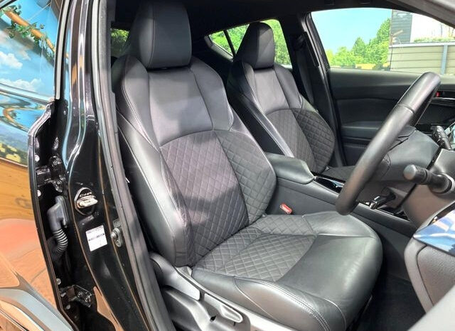 
								2022 TOYOTA C-HR G Mode full									