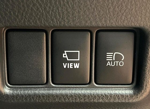 
								2022 TOYOTA C-HR G Mode full									