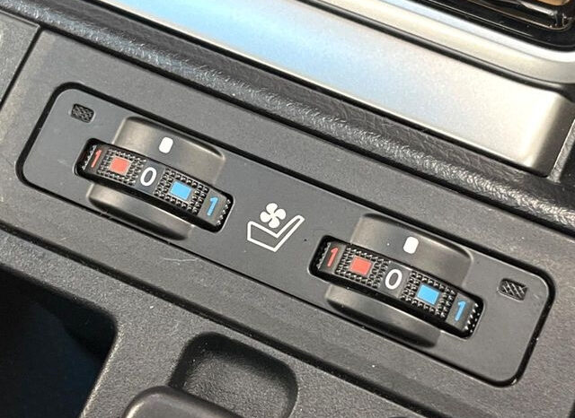 
								Toyota Land Cruiser Prado 2022 full									