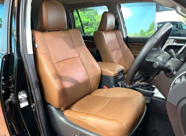 
								Toyota Land Cruiser Prado 2022 full									