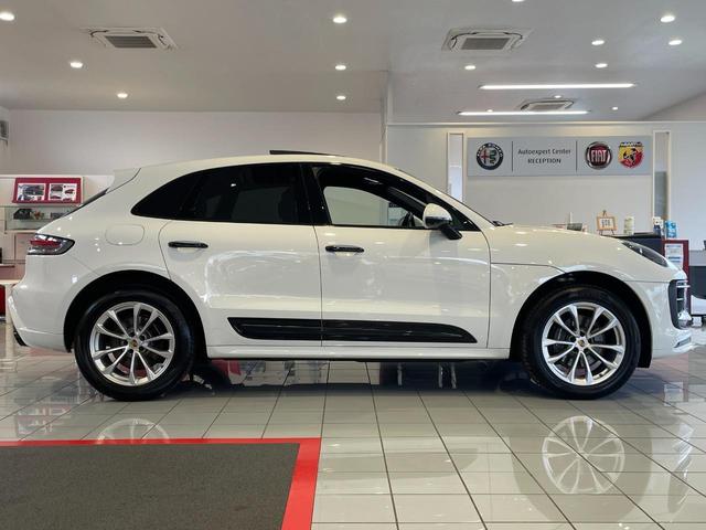 PORSCHE MACAN 2023