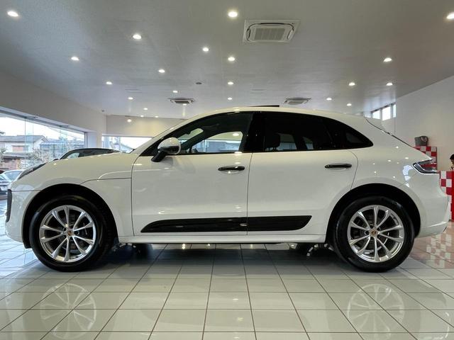 PORSCHE MACAN 2023