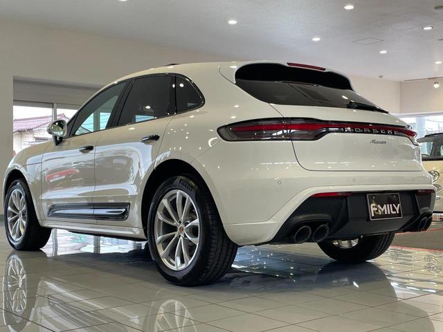 PORSCHE MACAN 2023
