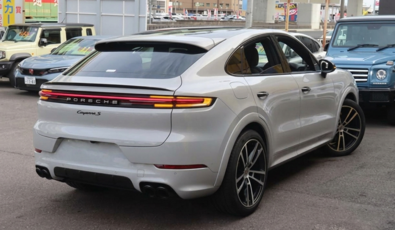 
								2024 PORSCHE CAYENNE S COUPE full									