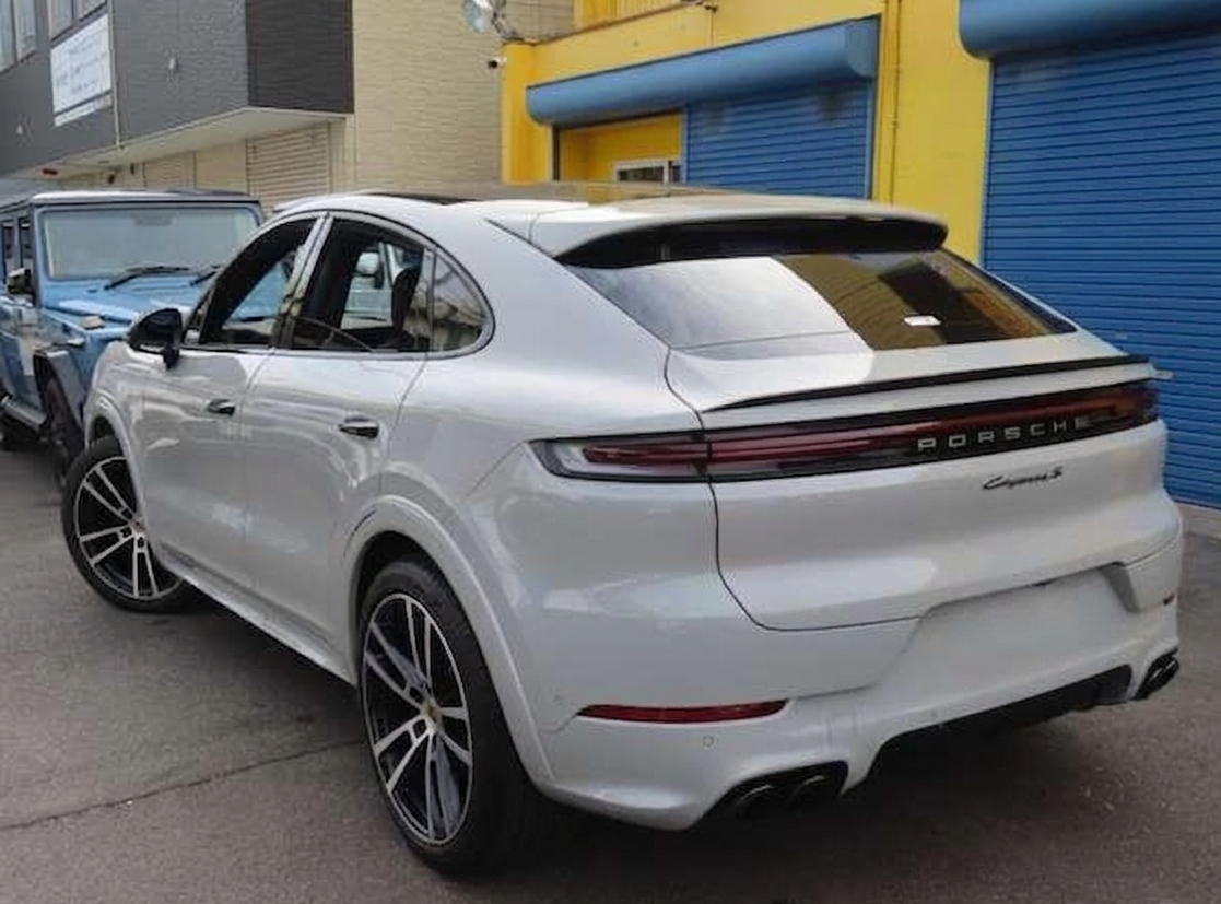 2024 PORSCHE CAYENNE S COUPE