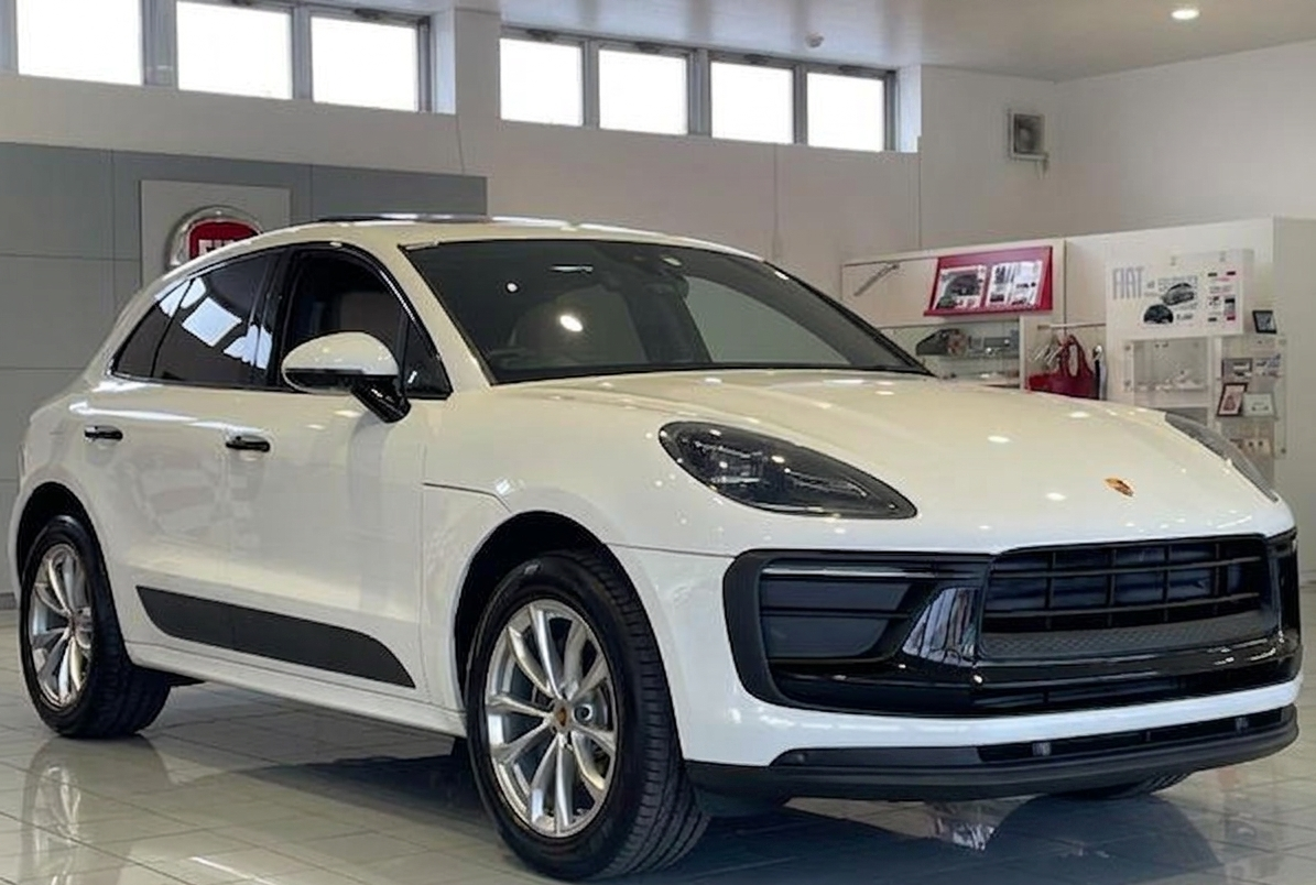PORSCHE MACAN 2023