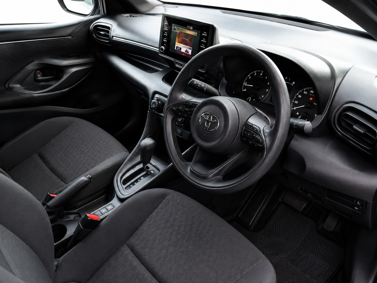 2025 TOYOTA YARIS X #2660024