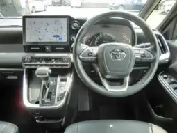 
										2023 TOYOTA NOAH S-Z full									