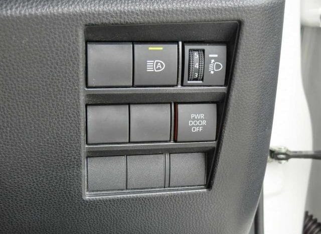 
								2023 TOYOTA NOAH S-Z full									