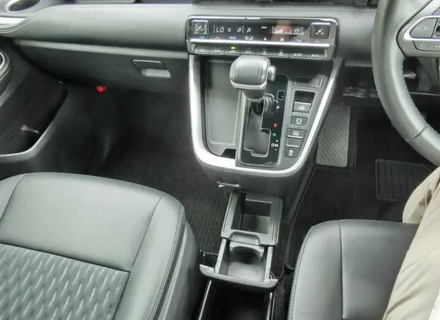 
								2023 TOYOTA NOAH S-Z full									