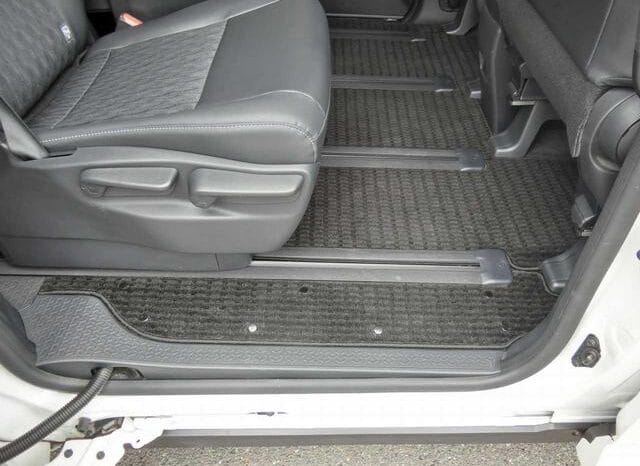 
								2023 TOYOTA NOAH S-Z full									