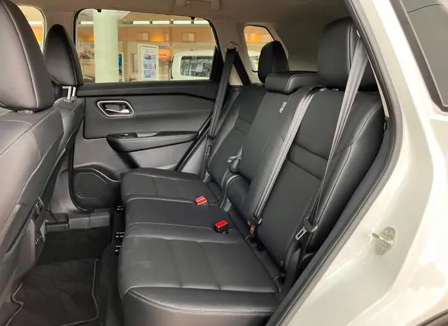 
								2025 NISSAN X-TRAIL G E-4ORCE full									