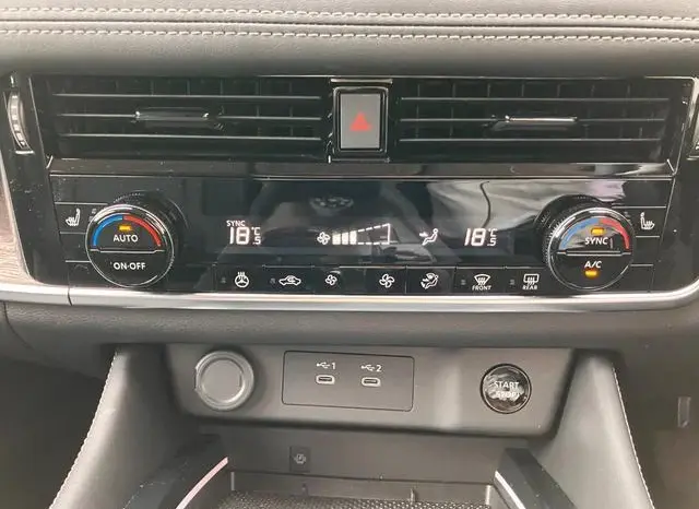 
								2025 NISSAN X-TRAIL G E-4ORCE full									