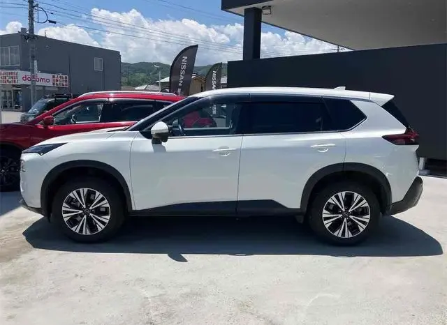 
								2023 NISSAN X-TRAIL X E-4ORCE full									