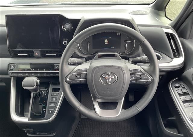 
								2023 TOYOTA NOAH S-Z full									