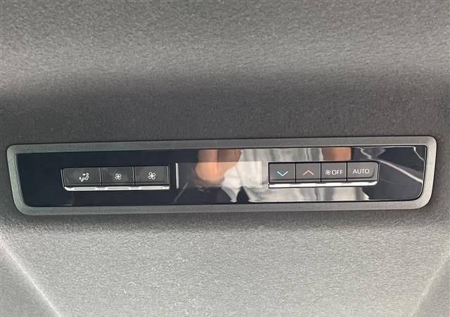 
								2023 TOYOTA NOAH S-Z full									