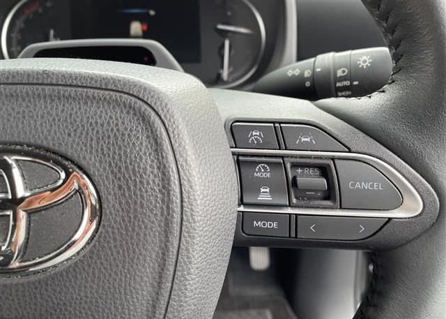 
								2023 TOYOTA NOAH S-Z full									