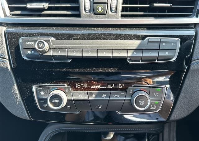 
								2022 BMW X1 X DRIVE 18D M SPORT full									