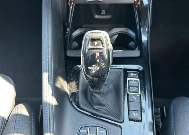 
								2022 BMW X1 X DRIVE 18D M SPORT full									