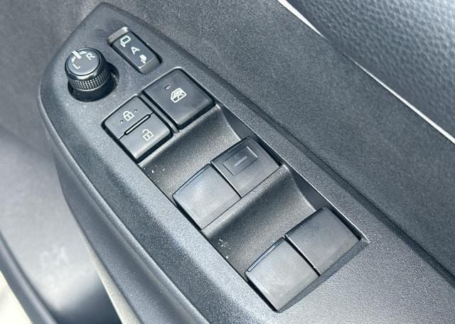 
								2023 TOYOTA YARIS HYBRID X full									