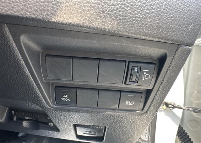 
								2023 TOYOTA YARIS HYBRID X full									