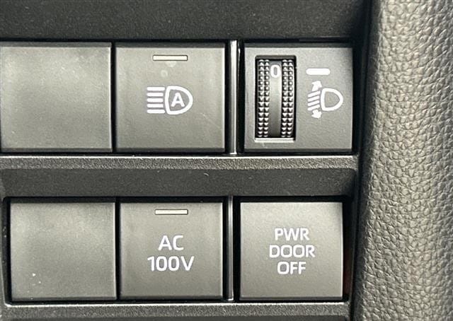 
								2023 TOYOTA NOAH S-Z full									